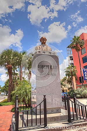 Controversial Robert E. Lee monument in downtown Fort Myers Editorial Stock Photo